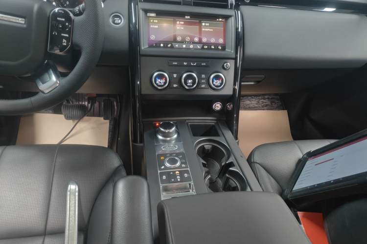 Used Land Rover Discovery 2019 3.0 SC V6 SE Gear Lever