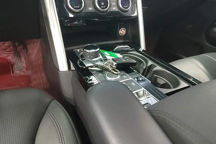Used Land Rover Discovery 2019 3.0 SC V6 HSE Gear Lever