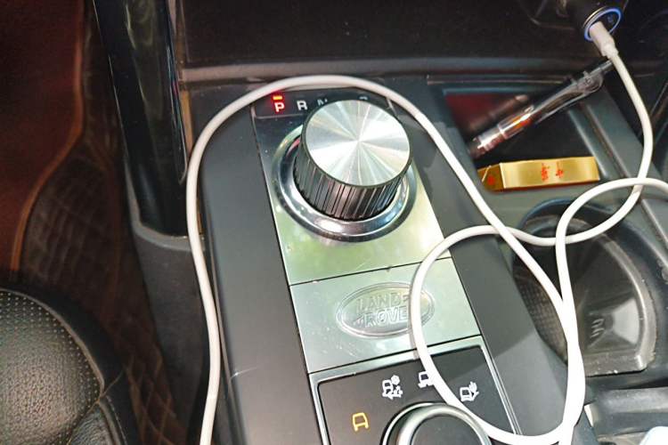 Used Land Rover Discovery 2019 2.0T SE Gear Lever