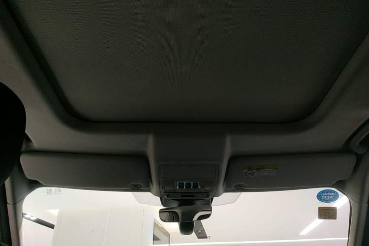 Used Land Rover Discovery 2019 3.0 SC V6 SE Headliner