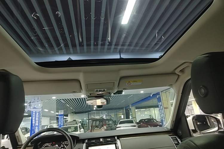 Used Land Rover Discovery 2019 3.0 SC V6 HSE Headliner