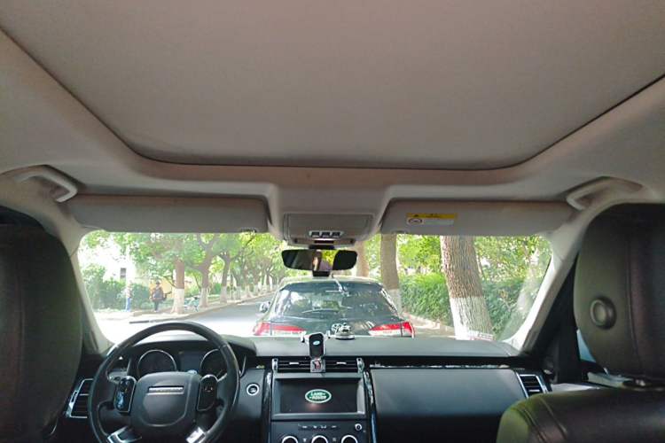 Used Land Rover Discovery 2019 2.0T SE Headliner