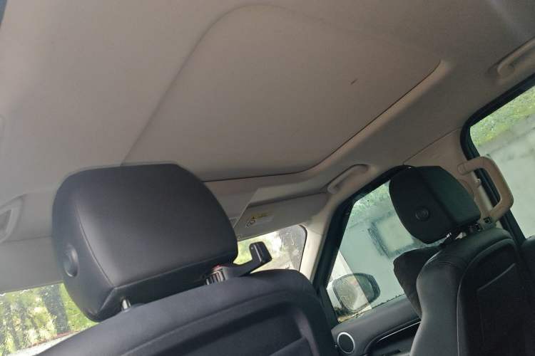 Used Land Rover Discovery 2019 3.0 SC V6 SE Headliner