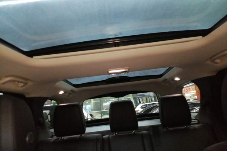 Used Land Rover Discovery 2019 3.0 SC V6 SE Headliner