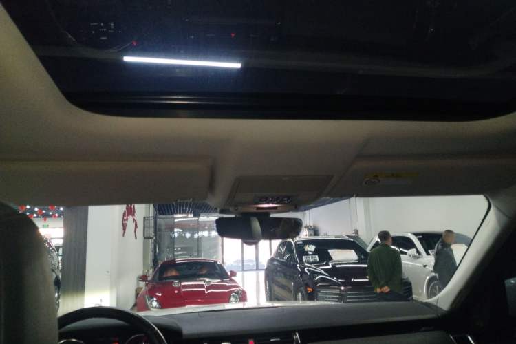 Used Land Rover Discovery 2019 3.0 SC V6 SE Headliner
