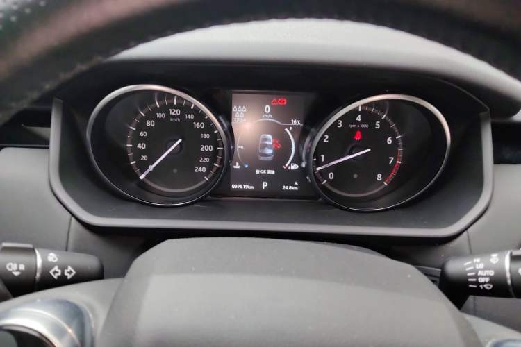 Used Land Rover Discovery 2019 3.0 SC V6 SE Instrument Cluster
