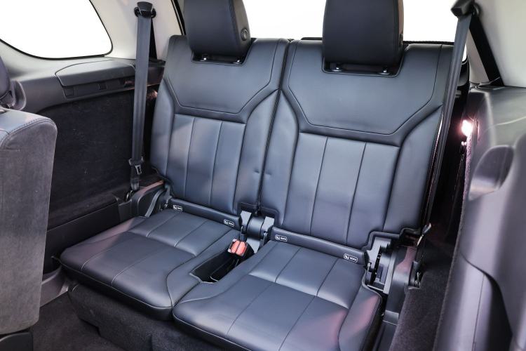 Used Land Rover Discovery 2019 3.0 SC V6 SE Interior 11