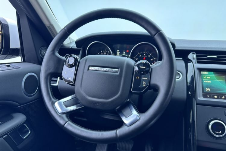 Used Land Rover Discovery 2019 3.0 SC V6 SE Interior 2