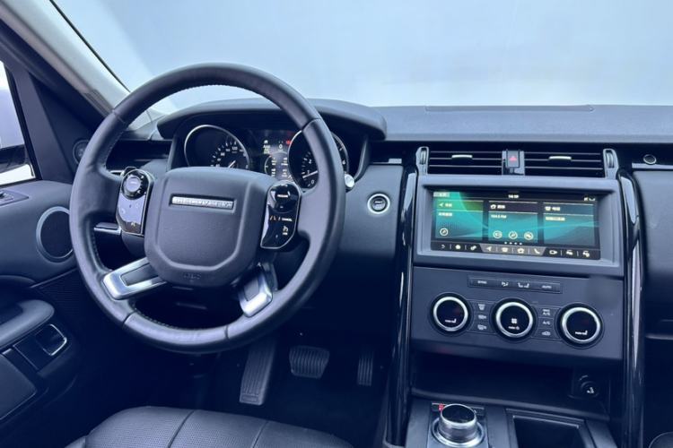 Used Land Rover Discovery 2019 3.0 SC V6 SE Interior 3
