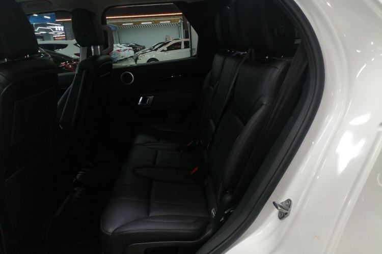 Used Land Rover Discovery 2019 3.0 SC V6 SE Interior 4