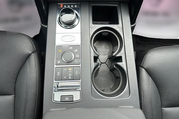 Used Land Rover Discovery 2019 3.0 SC V6 SE Interior 4