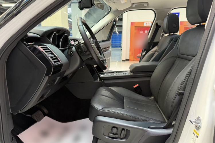 Used Land Rover Discovery 2019 3.0 SC V6 SE Interior 4