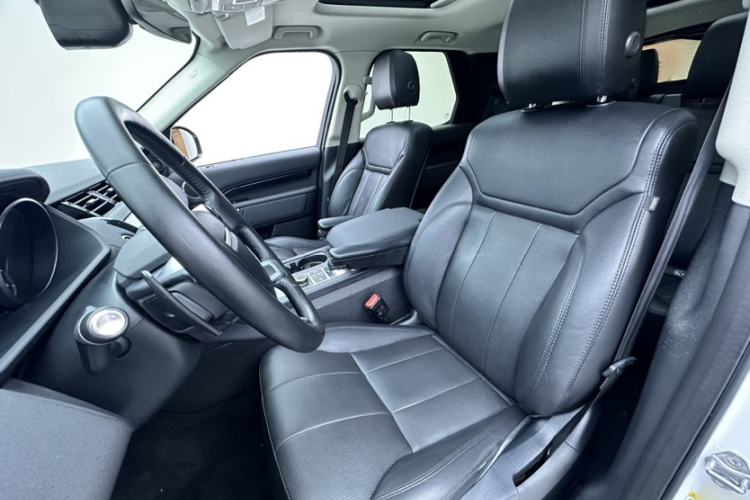 Used Land Rover Discovery 2019 3.0 SC V6 HSE Interior 5