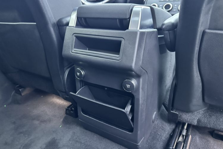Used Land Rover Discovery 2019 3.0 SC V6 SE Interior 6