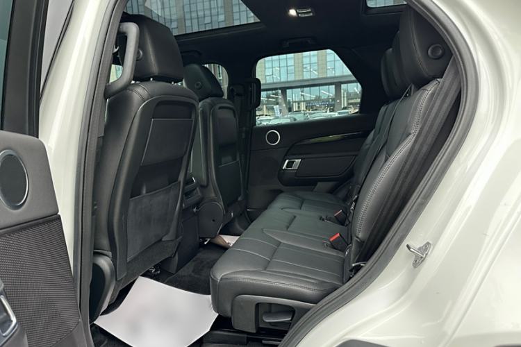 Used Land Rover Discovery 2019 3.0 SC V6 SE Interior 7
