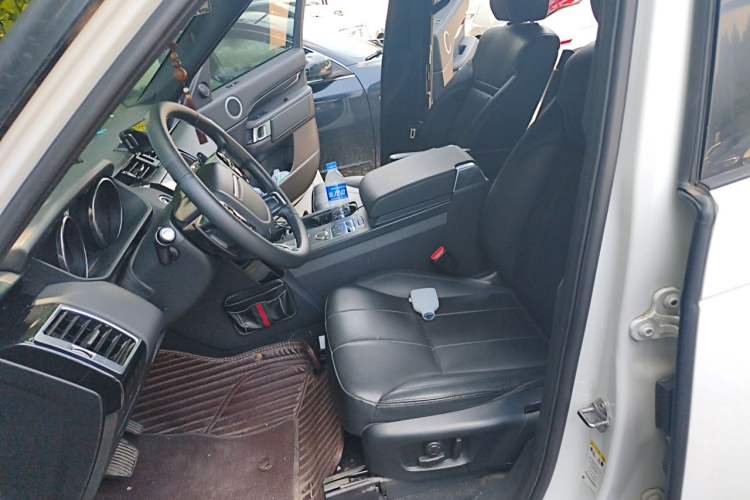 Used Land Rover Discovery 2019 3.0 SC V6 SE Left Front Seat