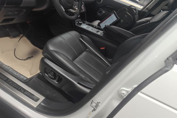 Used Land Rover Discovery 2019 3.0 SC V6 SE Left Front Seat