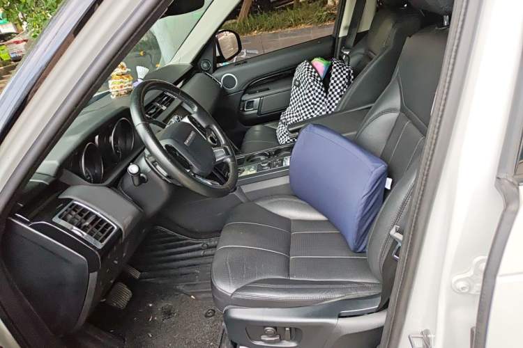 Used Land Rover Discovery 2019 3.0 SC V6 SE Left Front Seat