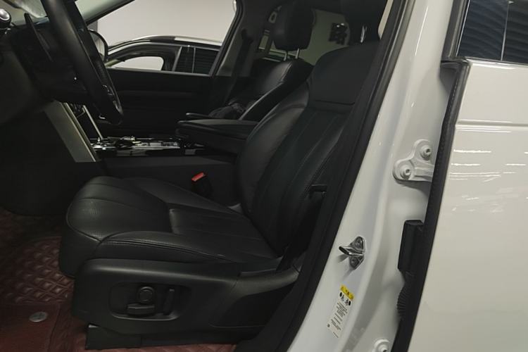 Used Land Rover Discovery 2019 3.0 SC V6 HSE Left Front Seat