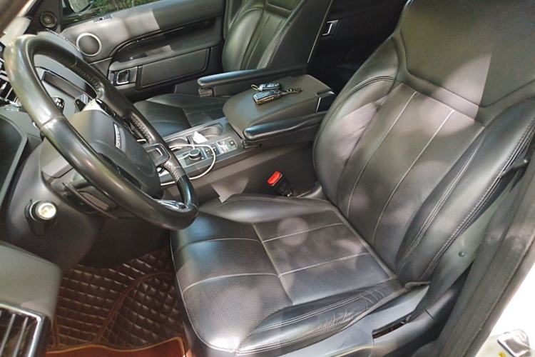 Used Land Rover Discovery 2019 2.0T SE Left Front Seat