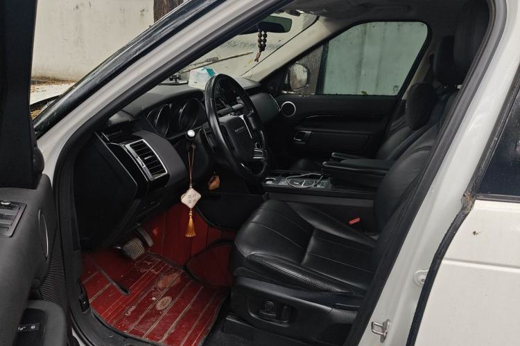 Used Land Rover Discovery 2019 3.0 SC V6 SE Left Front Seat