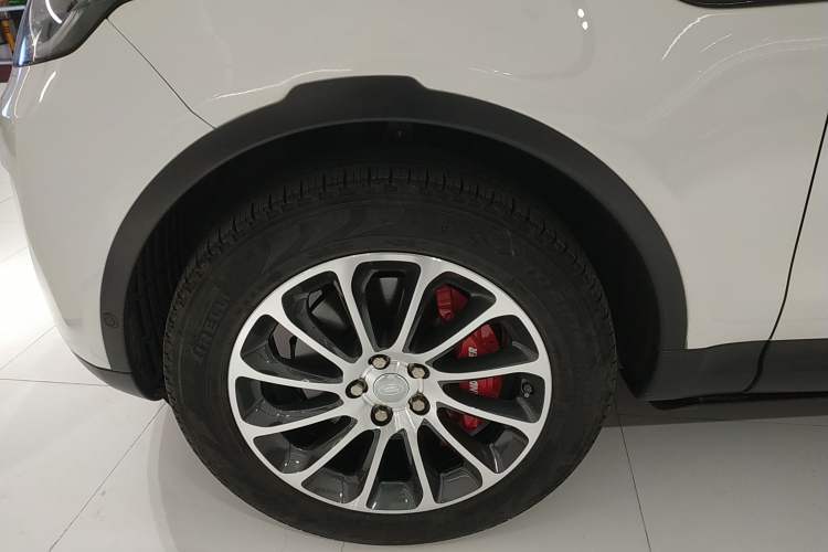Used Land Rover Discovery 2019 3.0 SC V6 SE Left Front Wheel Hub