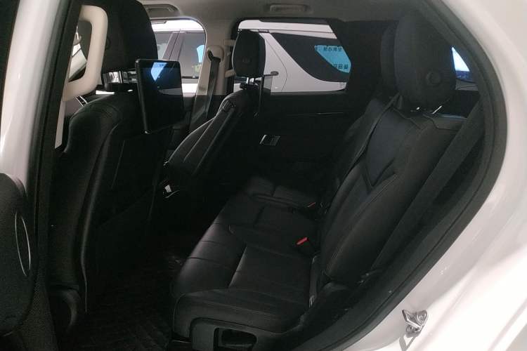 Used Land Rover Discovery 2019 3.0 SC V6 SE Left Rear Seat
