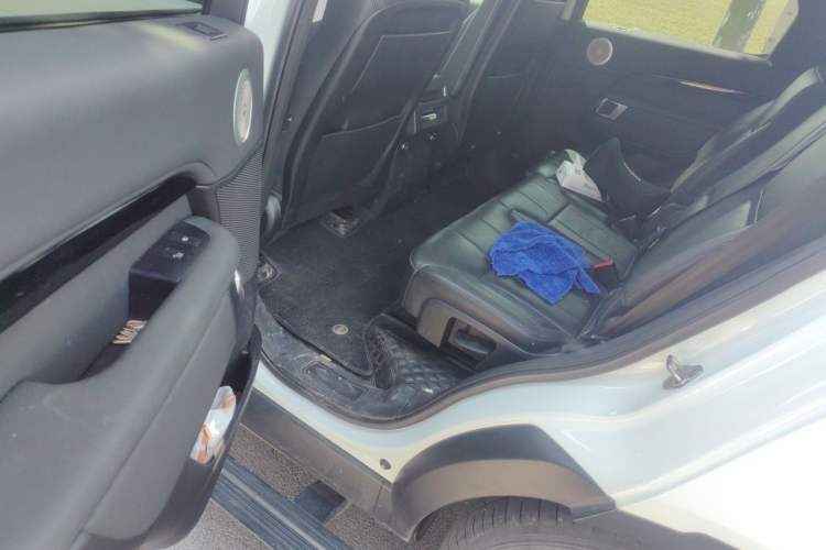 Used Land Rover Discovery 2019 3.0 SC V6 SE Left Rear Seat