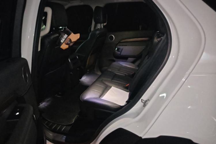 Used Land Rover Discovery 2019 2.0T HSE Left Rear Seat