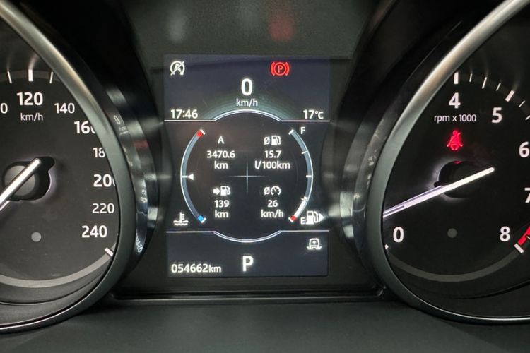 Used Land Rover Discovery 2019 3.0 SC V6 SE Odometer Close Up
