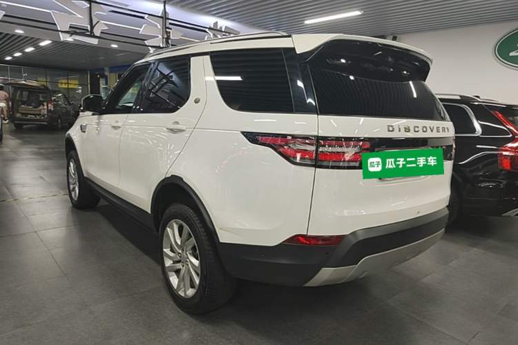 Used Land Rover Discovery 2019 3.0 SC V6 HSE Rear Left 45 Deg