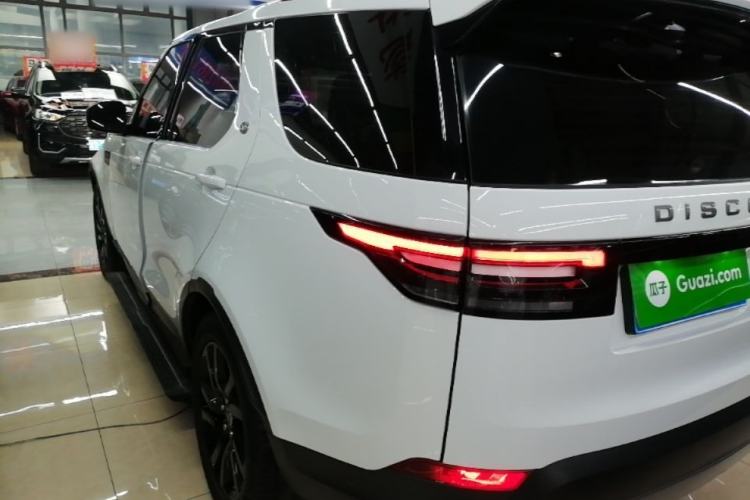 Used Land Rover Discovery 2019 3.0 SC V6 SE Rear Left 45 Deg