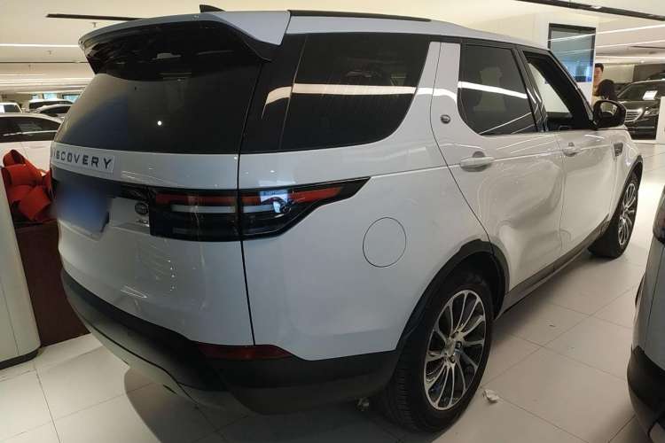 Used Land Rover Discovery 2019 3.0 SC V6 SE Rear Right 45 Deg