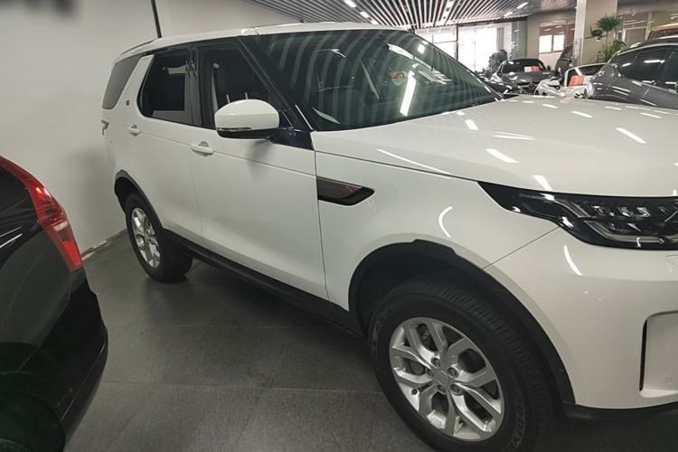 Used Land Rover Discovery 2019 3.0 SC V6 SE Rear Right 45 Deg