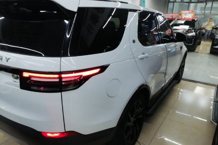 Used Land Rover Discovery 2019 3.0 SC V6 SE Rear Right 45 Deg