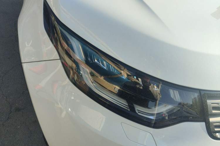 Used Land Rover Discovery 2019 3.0 SC V6 SE Right Front Headlight
