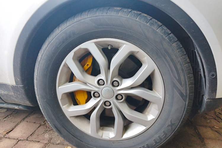 Used Land Rover Discovery 2019 3.0 SC V6 SE Right Front Wheel Hub