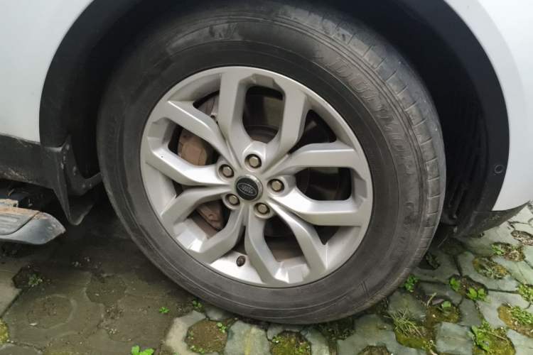Used Land Rover Discovery 2019 3.0 SC V6 SE Right Front Wheel Hub