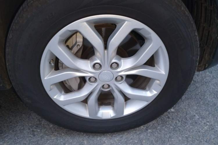 Used Land Rover Discovery 2019 3.0 SC V6 SE Right Front Wheel Hub