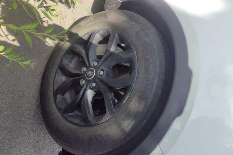 Used Land Rover Discovery 2019 3.0 SC V6 SE Right Front Wheel Hub