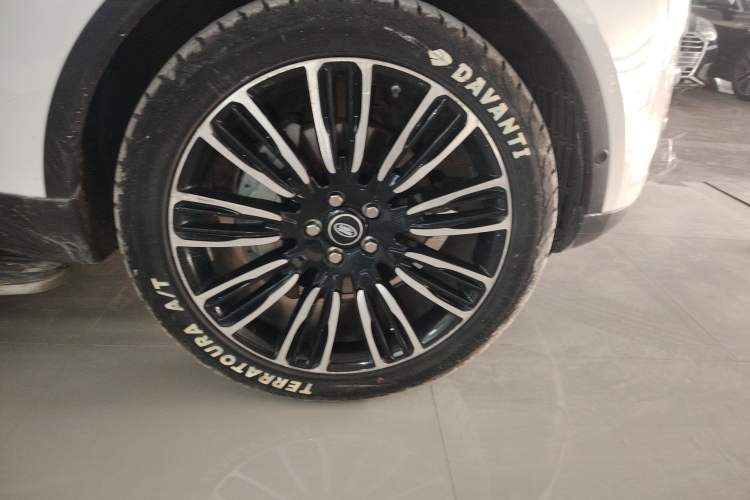 Used Land Rover Discovery 2019 3.0 SC V6 SE Right Front Wheel Hub