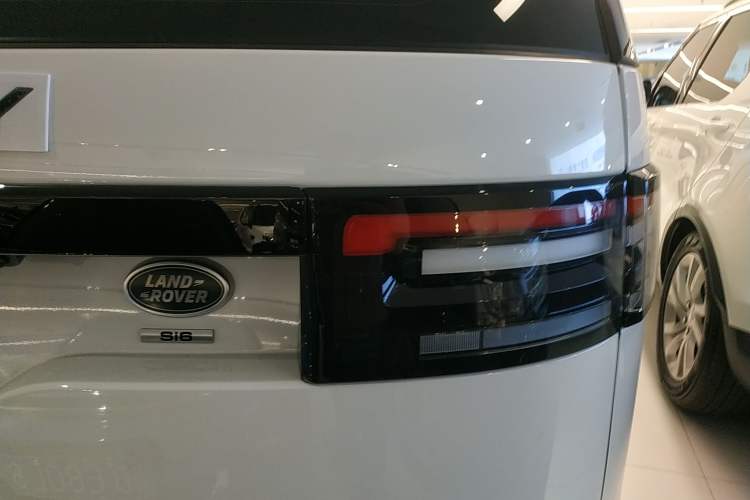 Used Land Rover Discovery 2019 3.0 SC V6 SE Right Rear Taillight