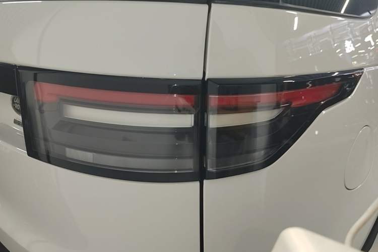 Used Land Rover Discovery 2019 3.0 SC V6 SE Right Rear Taillight