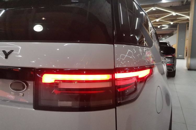Used Land Rover Discovery 2019 3.0 SC V6 SE Right Rear Taillight