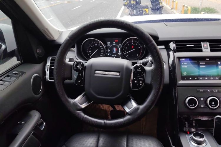 Used Land Rover Discovery 2019 3.0 SC V6 SE Steering Wheel