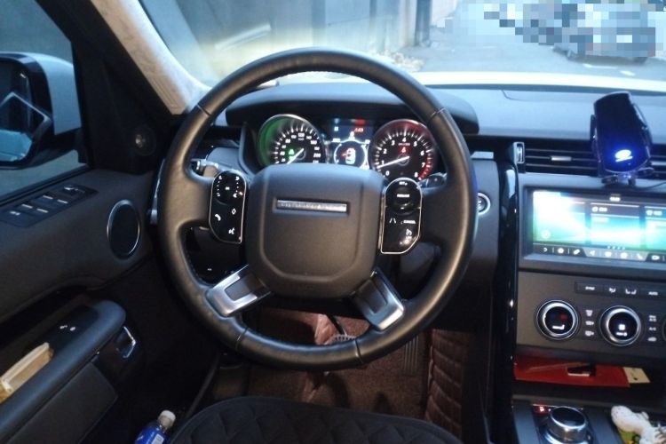 Used Land Rover Discovery 2019 3.0 SC V6 SE Steering Wheel