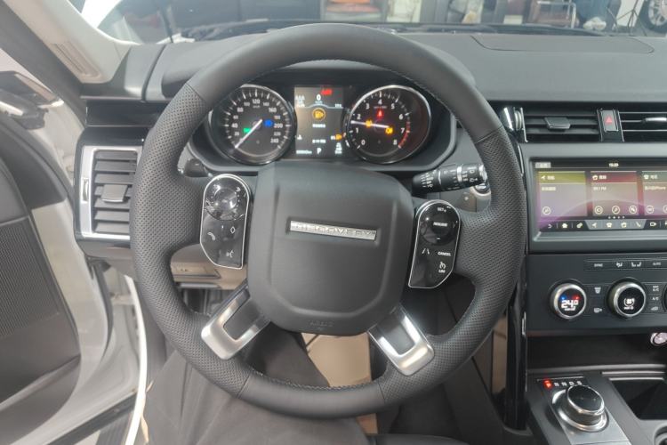 Used Land Rover Discovery 2019 3.0 SC V6 SE Steering Wheel