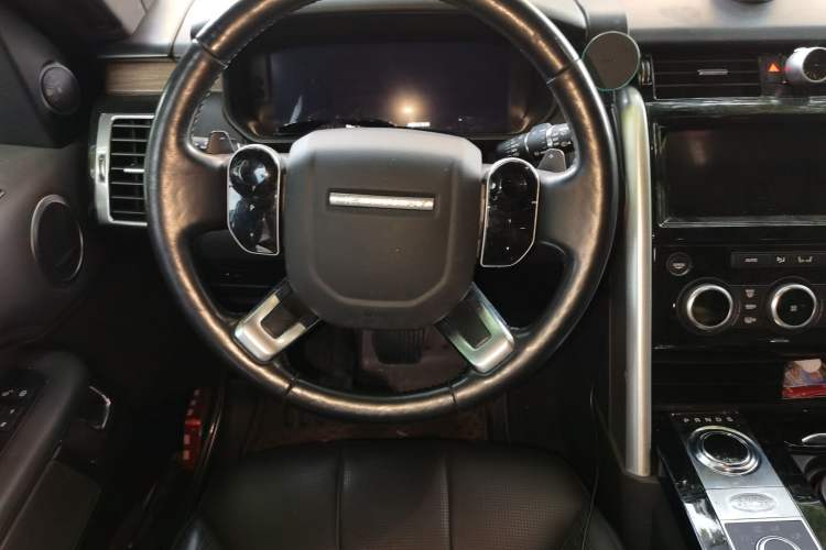 Used Land Rover Discovery 2019 3.0 SC V6 HSE Steering Wheel