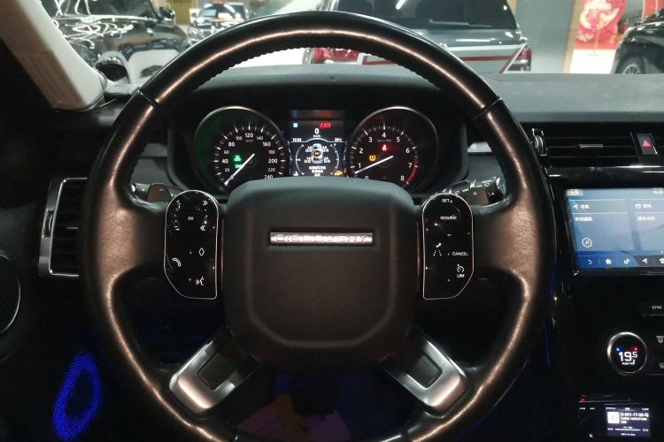 Used Land Rover Discovery 2019 3.0 SC V6 SE Steering Wheel