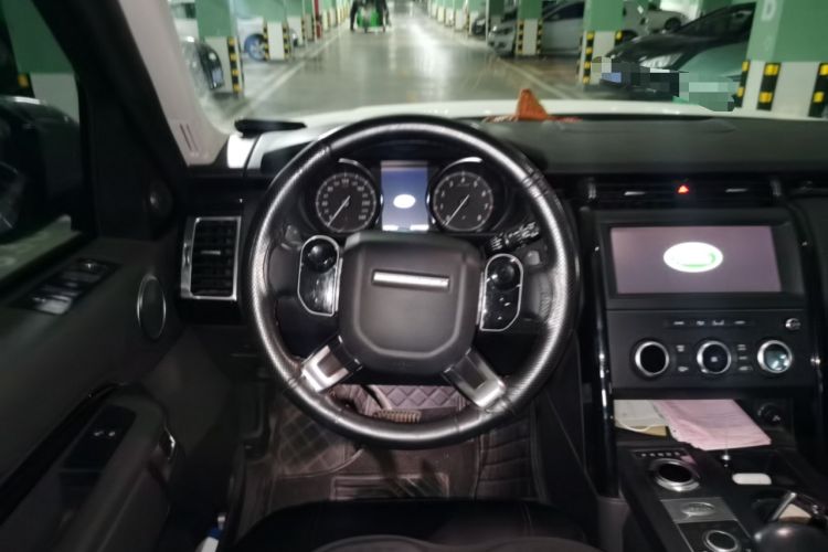 Used Land Rover Discovery 2019 3.0 SC V6 SE Steering Wheel